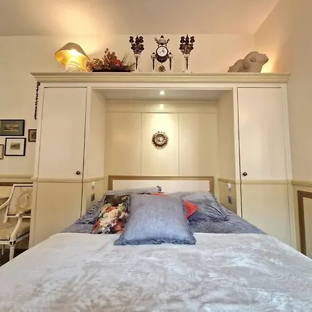Studio, Lux. Chateau. Pool. Provence Drome * Montbrun-les-Bains